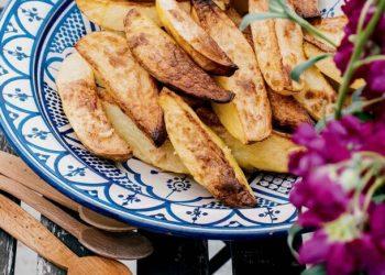 Η απίστευτη συνταγή του Βασίλη Καλλίδη για πατάτες φούρνου