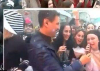 Ξάνθη: Ρεπόρτερ χτύπησε on air καρναβαλίστρια που πήγε να πει σύνθημα κατά του Μητσοτάκη