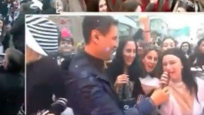 Ξάνθη: Ρεπόρτερ χτύπησε on air καρναβαλίστρια που πήγε να πει σύνθημα κατά του Μητσοτάκη
