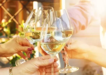 Τα κρασιά του μπακαλιάρου: Τι πίνουμε την 25η Μαρτίου;