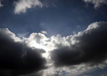 Καιρός Αθήνα: Σχεδόν αίθριος με πρόσκαιρες νεφώσεις