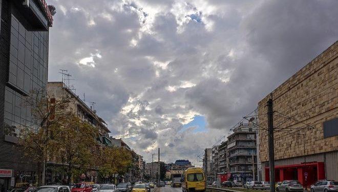 Καιρός Αθήνα: Αίθριος με αραιές νεφώσεις