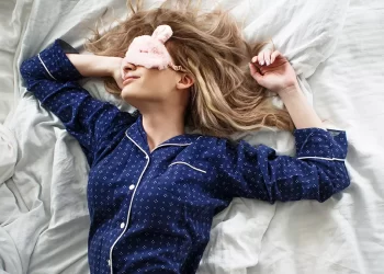 Αϋπνία: Θα με βοηθήσει το μαγνήσιο να κοιμηθώ; Ο ειδικός απαντά