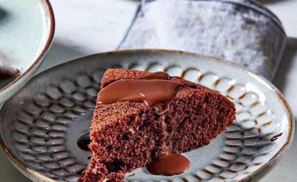 Σοκολατόπιτα με αχλάδια στο τηγάνι, βήμα βήμα