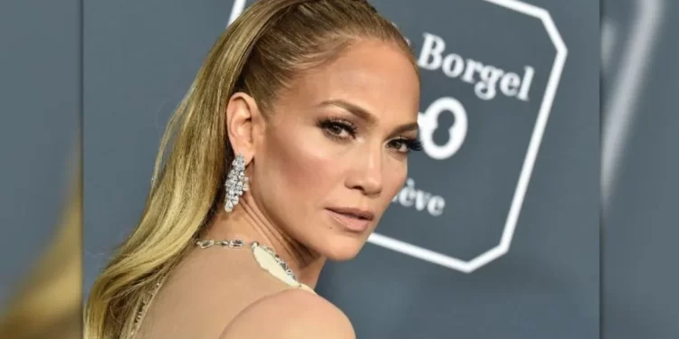 Τζένιφερ Λόπεζ: Επιμένει ότι είναι… φυσική – «Δεν έχω κάνει ποτέ μπότοξ, αυτό είναι το πρόσωπό μου»