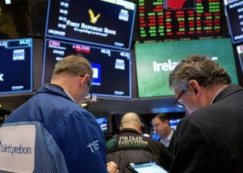 ΗΠΑ: “Βουλιάζουν” οι τράπεζες παρά τα έκτακτα μέτρα – Ερωτηματικά για τη χρηματοδότησή τους