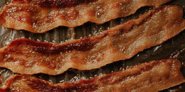 Κι όμως! Τόσα χρόνια μαγειρεύαμε λάθος το μπέικον