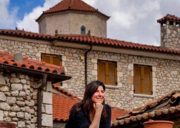 «Θέλαμε ουσιαστικό χρόνο με το παιδί»: Το ζευγάρι που άφησε την Αθήνα για την Καρύταινα