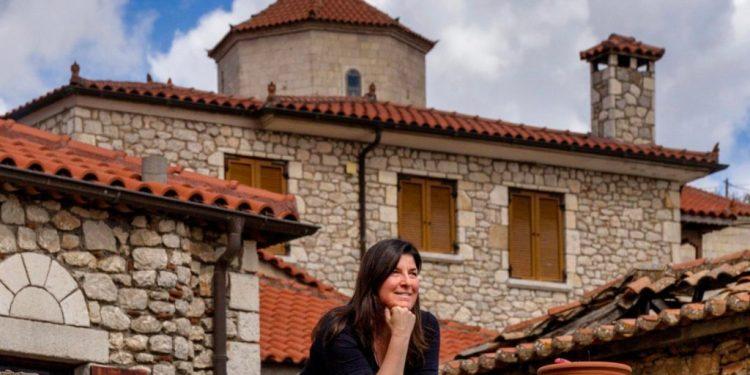 «Θέλαμε ουσιαστικό χρόνο με το παιδί»: Το ζευγάρι που άφησε την Αθήνα για την Καρύταινα