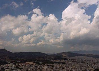 Καιρός Αθήνα: Τοπικές νεφώσεις με θερμοκρασία έως 21 βαθμούς