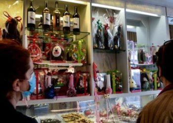 Πασχαλινό τραπέζι: Αγορές στην εποχή της ακρίβειας των τροφίμων – “Καύσιμο” στον τζίρο από το δώρο