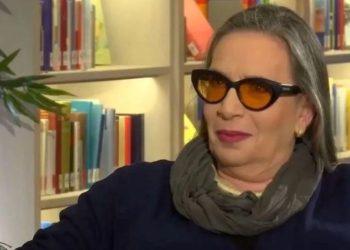 Λίνα Νικολακοπούλου για το «Μαμά γερνάω»: Το έγραψα σε ηλικία 33 ετών, με βασάνισε πολύ