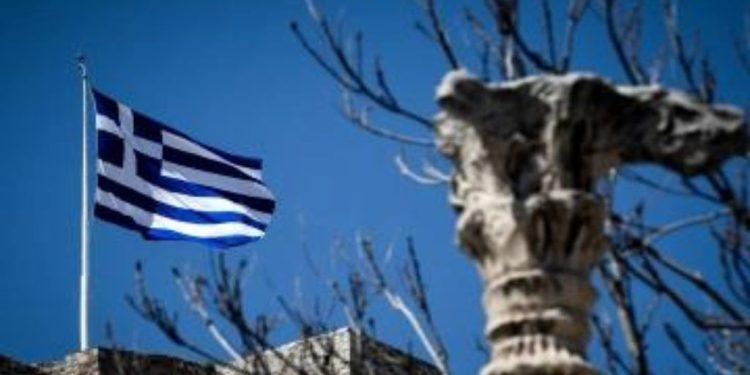 Εξαγγελίες για παροχές και αυξήσεις μόνο με πλεονάσματα και ανάπτυξη το 2024