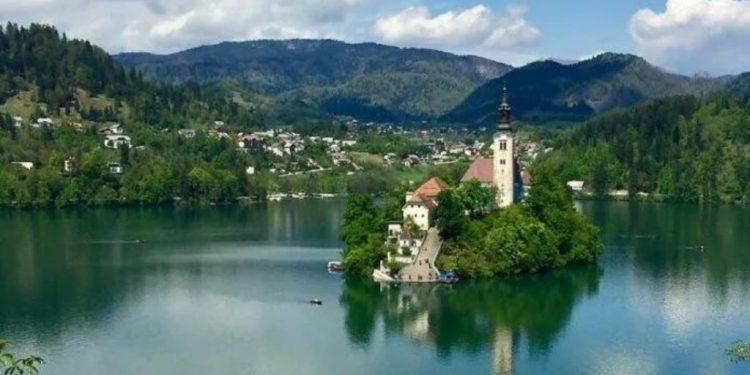 Ιταλία: Εικόνες από τη…. Σλοβενία στο επίσημο διαφημιστικό βίντεο για τον τουρισμό (βίντεο)