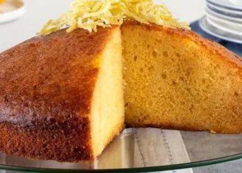 Άκης Πετρετζίκης: Σιροπιαστό κέικ λεμονιού