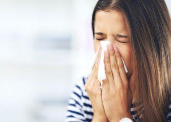 Αλλεργική ρινίτιδα: Αλλεργίες προκαλούν τις τελευταίες ημέρες οι συχνές και απότομες αλλαγές του καιρού