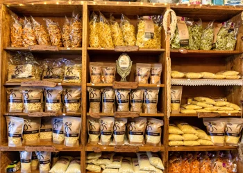 Αποστολή στην Αρκαδία: Ανακαλύπτοντας τα υπέροχα, παραδοσιακά μαγαζιά της Καρύταινας