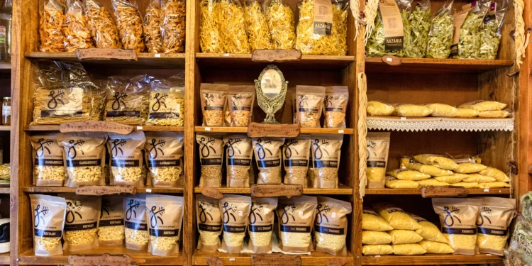 Αποστολή στην Αρκαδία: Ανακαλύπτοντας τα υπέροχα, παραδοσιακά μαγαζιά της Καρύταινας