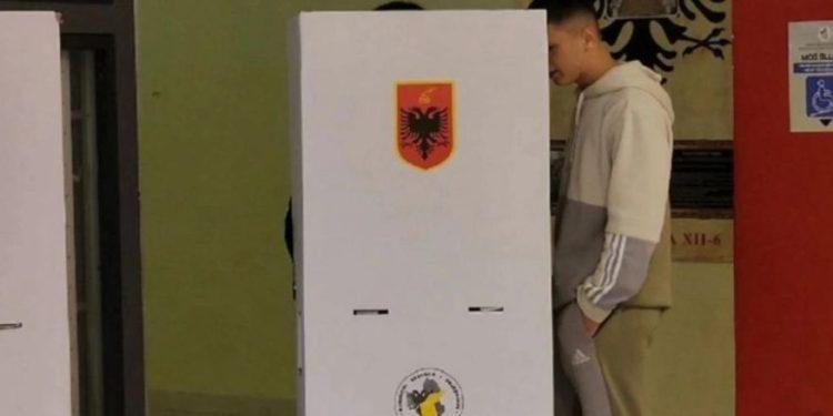 Χειμάρρα: Έως τα μεσάνυχτα δεν είχε ξεκινήσει η καταμέτρηση των ψήφων