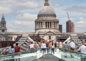 Η Βρετανία θα ξεπεράσει τη Γαλλία σε πληθυσμό για πρώτη φορά στην ιστορία