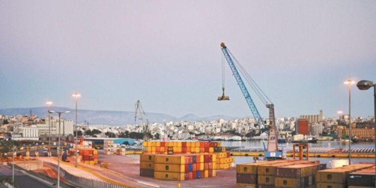 Πειραιάς: Ξεπέρασε τη Βαλένθια στη διακίνηση εμπορευματοκιβωτίων