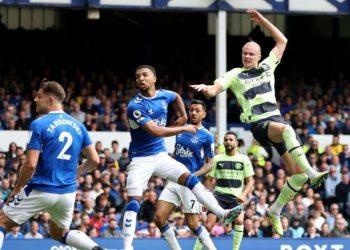 Η Άρσεναλ «κλώτσησε» ακόμα μια ευκαιρία να μείνει κοντά στον τίτλο, η Σίτυ το εκμεταλλεύτηκε