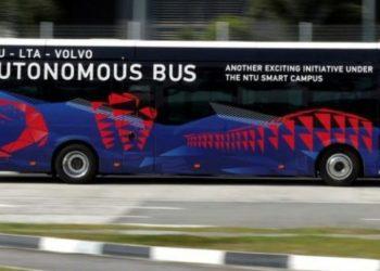 Βρετανία: Kυκλοφόρησε το πρώτο αυτόνομο λεωφορείο