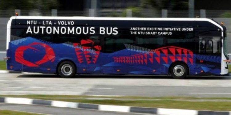 Βρετανία: Kυκλοφόρησε το πρώτο αυτόνομο λεωφορείο