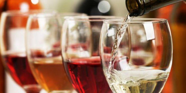 Το ένα στα δύο μπουκάλια που καταναλώνονται είναι χύμα κρασί