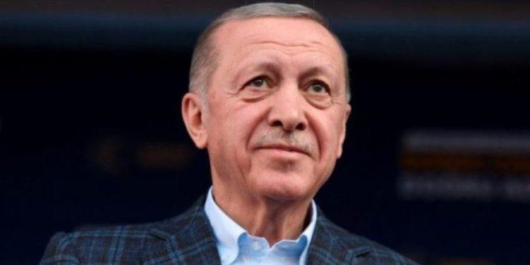 Ταγίπ Ερντογάν: Από πάμφτωχος κουλουράς… με περιουσία δισεκατομμυρίων