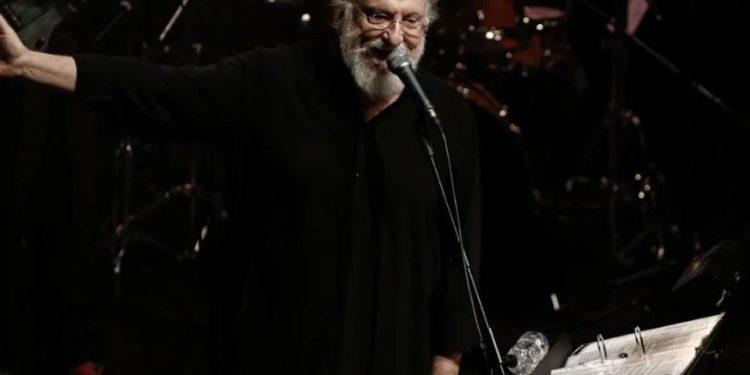 Εκλογές 2023 – Διονύσης Σαββόπουλος: Τo Twitter ξεσπά για τις επιθέσεις σε βάρος του – «Αυτό είναι το ήθος τους»