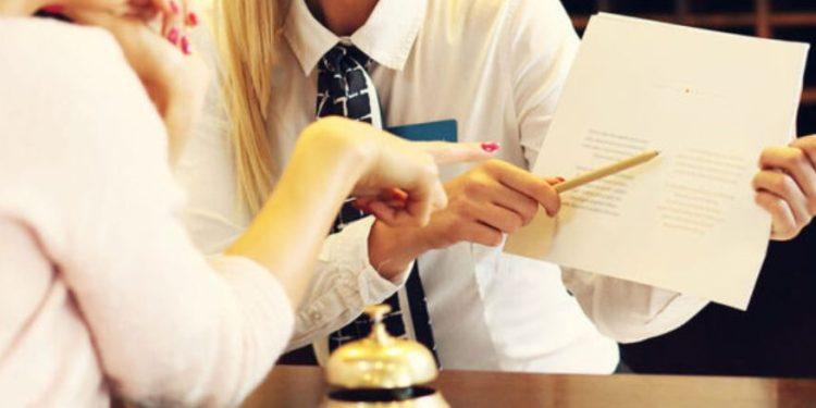 Τουρισμός: Αύξηση 20% στους μισθούς για να βρεθούν εργαζόμενοι