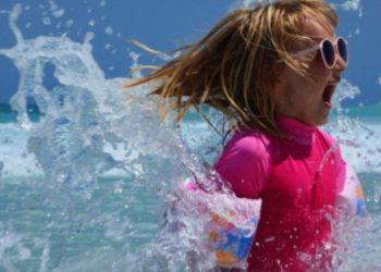 Κολύμπι: Το 50% των γονέων στις ΗΠΑ αναφέρουν ότι τα παιδιά τους δεν ξέρουν να κολυμπούν