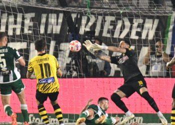 Super League, Παναθηναϊκός – ΑΕΚ: Παράταση στην αγωνία…