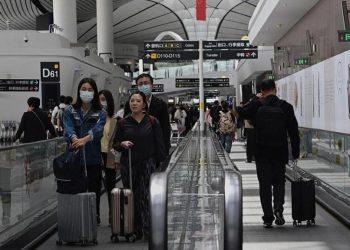 Κίνα – Ανάλυση Reuters: Τι συμβαίνει και επιβάλλεται απαγόρευση εξόδου από τη χώρα σε χιλιάδες πολίτες