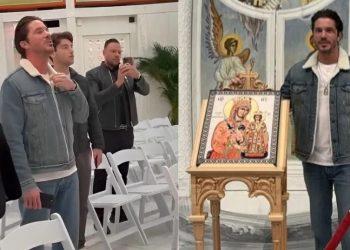 Νίκος Οικονομόπουλος: Ψέλνει το «Χριστός Ανέστη» στον ναό του Αγίου Νικολάου στο Σημείο Μηδέν