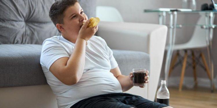 Παχυσαρκία: Παγκόσμια «πρωταθλήτρια» η Ελλάδα στους κάτω των 20 ετών