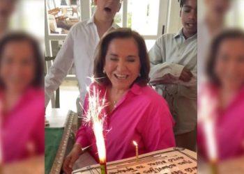 Εκλογές 2023: Μαντινάδες και… τρολάρισμα στα γενέθλια της Ντόρας Μπακογιάννη