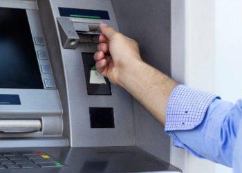 Τράπεζες: 1 στους 10 Ελληνες δεν βρίσκει ΑΤΜ ή κατάστημα κοντά του