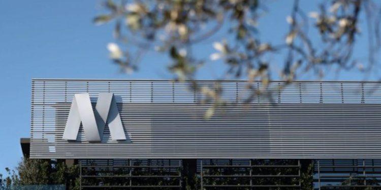 Mytilineos: Τι ζυγίζει και τι σημαίνει για την οικονομία η μεταφορά της έδρας εκτός Ελλάδας