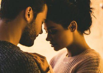 Σεξ: Πόσο συχνά κάνουν έρωτα οι παντρεμένοι;