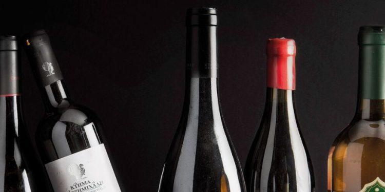 10 στιβαρά κρασιά για BBQ και για παρέα