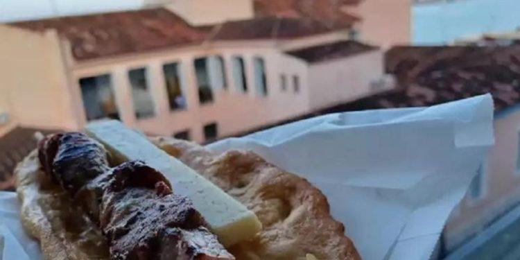 Γύθειο – Το ιδιαίτερο, μανιάτικο street food ή ένα αλλιώτικο σουβλάκι