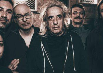 Ηλεκτρική καρέκλα στο Ηρώδειο: Ο Γιάννης Αγγελάκας και οι 100°C στο Φεστιβάλ Αθηνών Επιδαύρου 2023