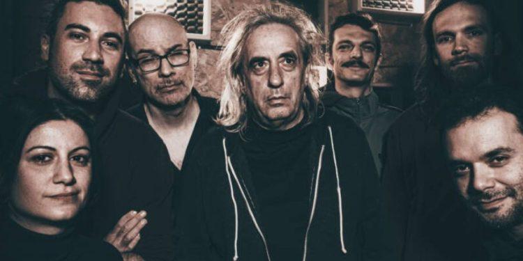 Ηλεκτρική καρέκλα στο Ηρώδειο: Ο Γιάννης Αγγελάκας και οι 100°C στο Φεστιβάλ Αθηνών Επιδαύρου 2023