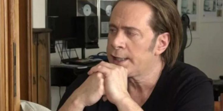 Στέφανος Κορκολής: Αποκαλύπτει για πρώτη φορά ότι «ο πατέρας του “έφυγε” από λάθος διάγνωση»