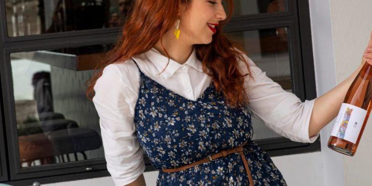 Ένα Ροζέ που το λένε βaΒέλ καθώς «μιλά» σε όλες τις γλώσσες