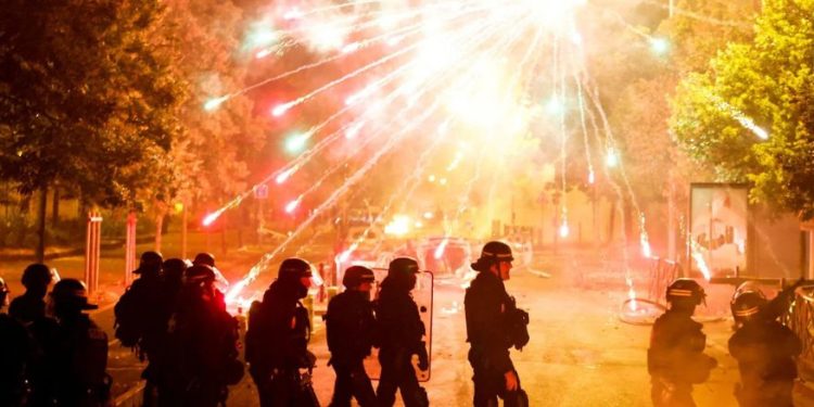 Γαλλία: Συνεχίζεται το πολεμικό κλίμα- 667 συλλήψεις στις διαδηλώσεις