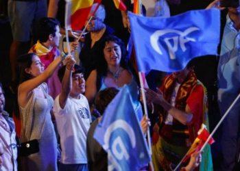 Ισπανικές εκλογές-θρίλερ: Αγκαλιά με τη νίκη η Δεξιά, αλλά όχι με την εξουσία – Άντεξε ο Σάντσεθ