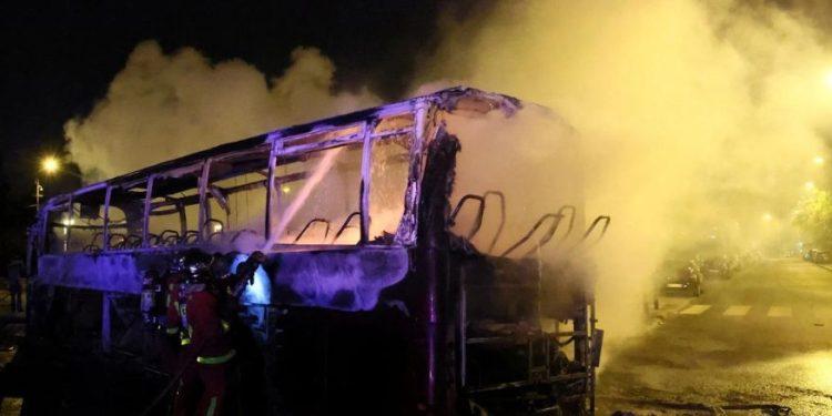 Γαλλία: Τέταρτη νύχτα ταραχών – Λεηλάτησαν κατάστημα όπλων στη Μασσαλία